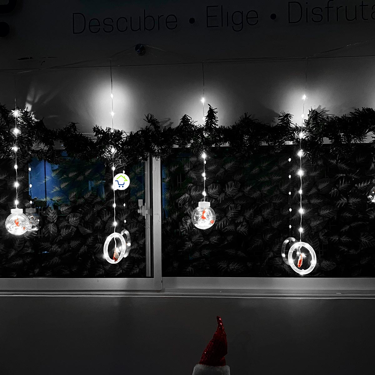 Cortina Intercalada Papá Noel Bolas con Aros 3M 150 LEDS CBN150N