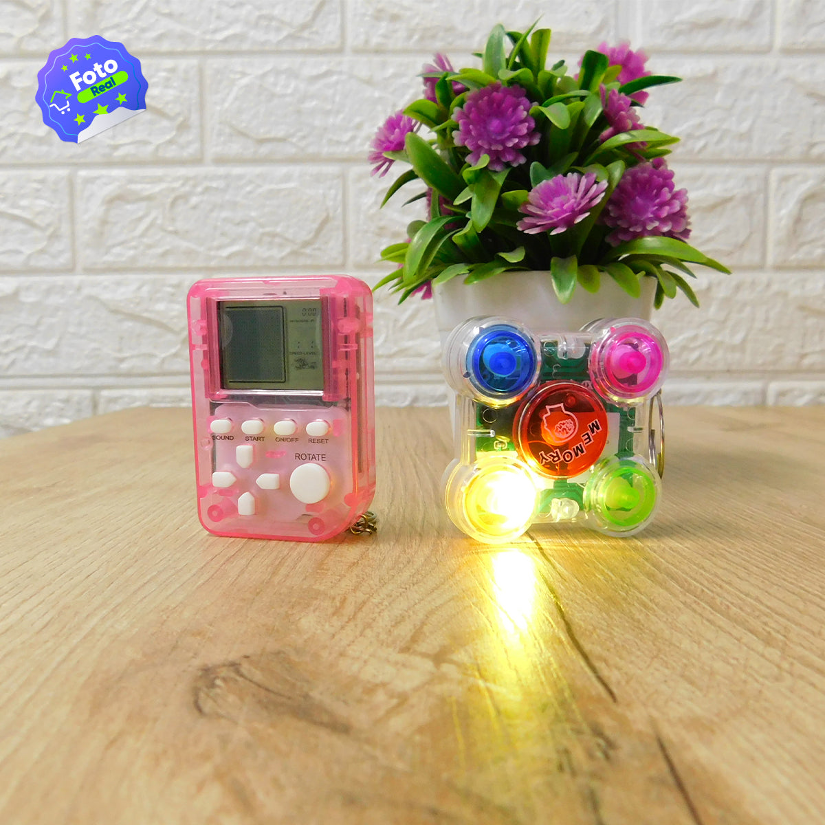 Mini Consola +Juego de Memoria Portable Llavero 8S5B