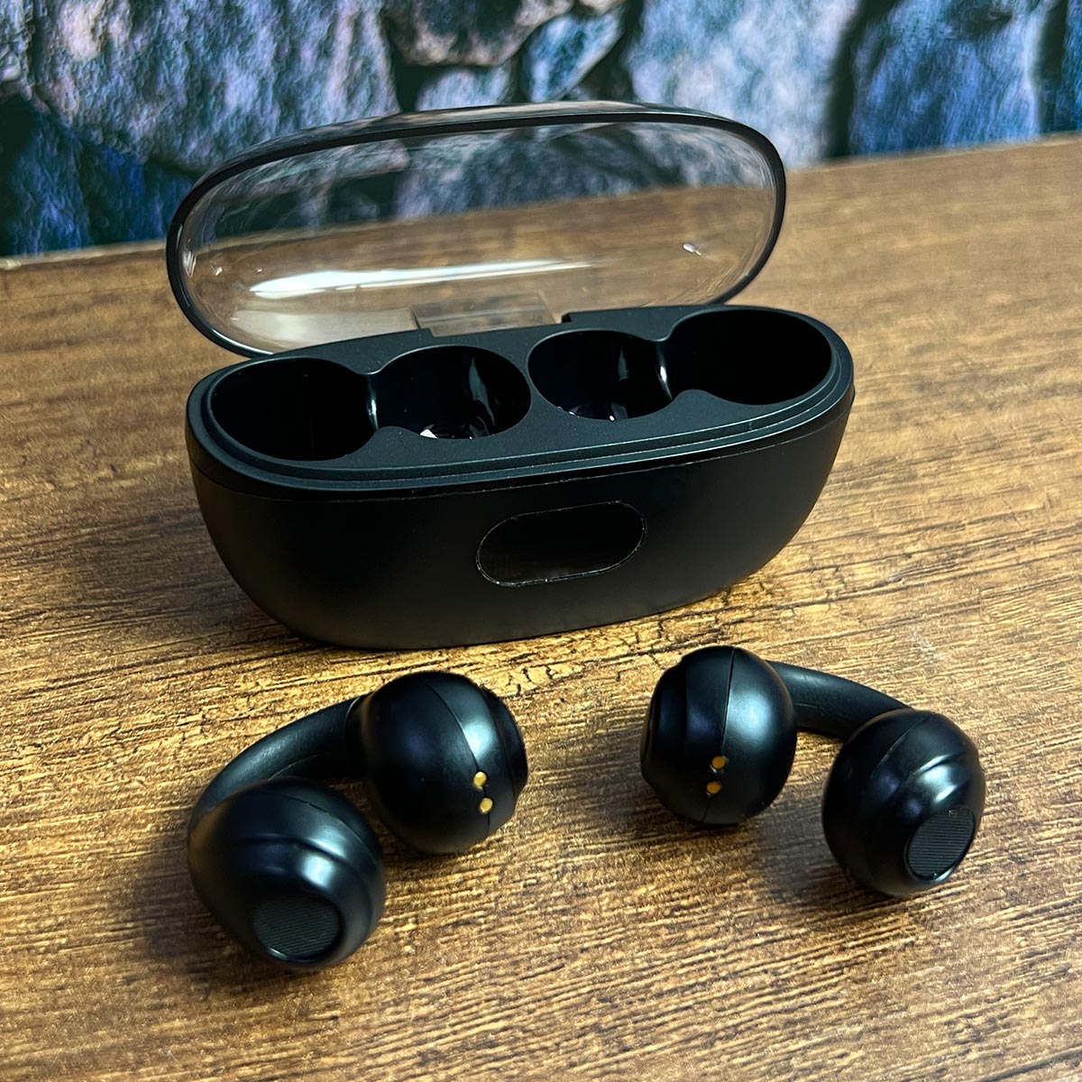 Audífonos Inalámbricos Clip-On Estuche De Carga F50