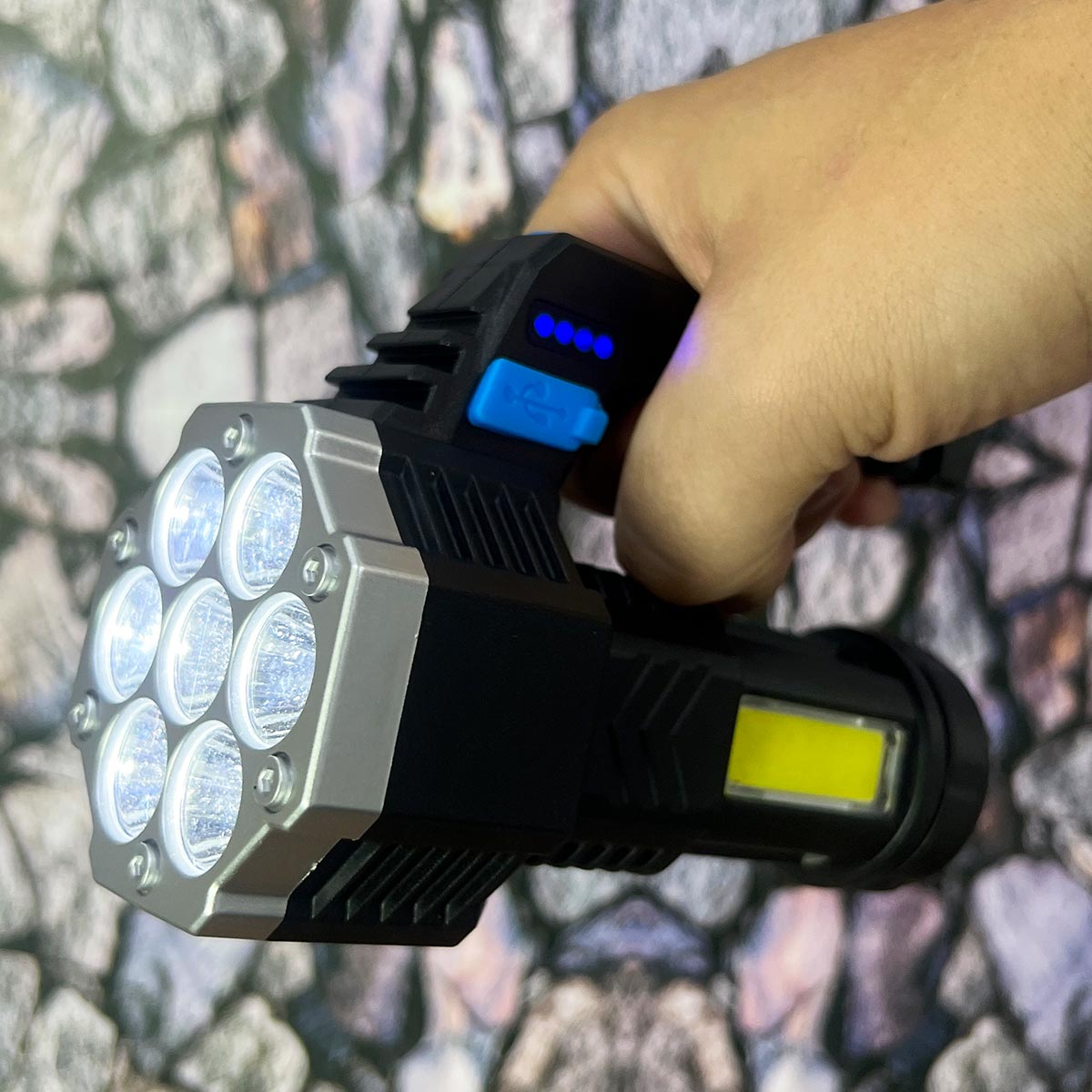 Linterna Led Luz Largo Alcance 4 Modos 8206