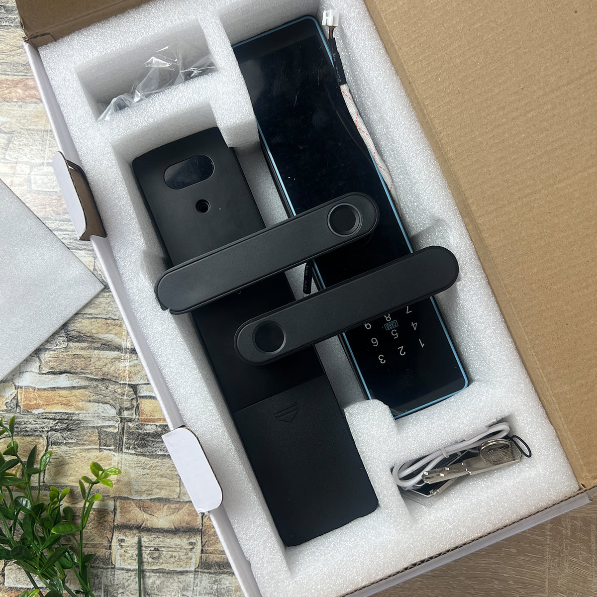 Chapa Cerradura Inteligente WiFi Con Manija 5 Modos De Desbloqueo Y Control Remoto Tuya Smart App OS778TYF-5050