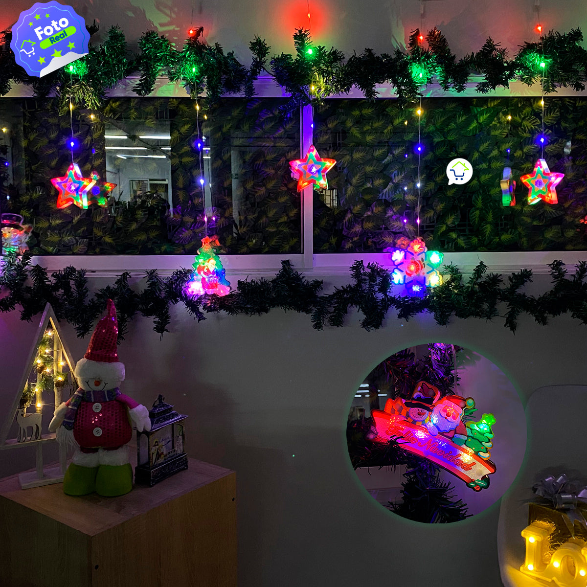 Cortina Intercalada 2.95 M x 81 CM Figuras Navidad 115 LED Extensión Navideña 1814