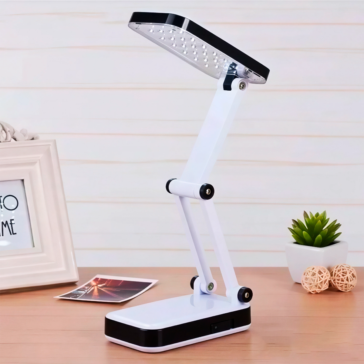 Lámpara LED de Escritorio Recargable Plegable Portátil LES-666