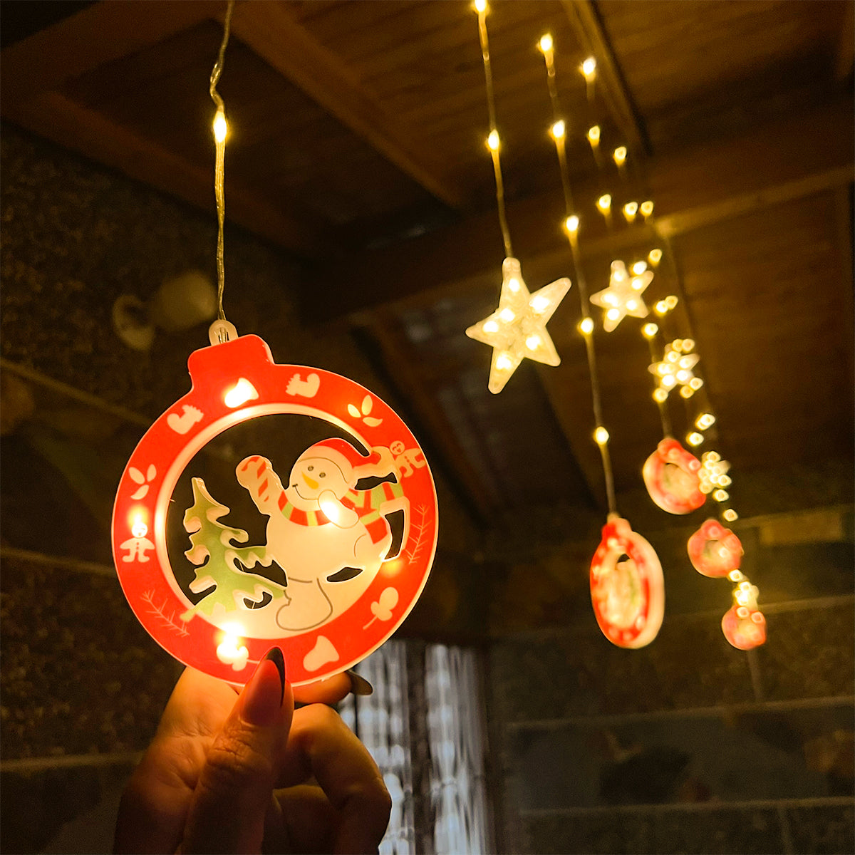 Cascada LED 3M Intercalada 100 Luces con Figuras Navideñas Círculos y Estrellas S4028TCE