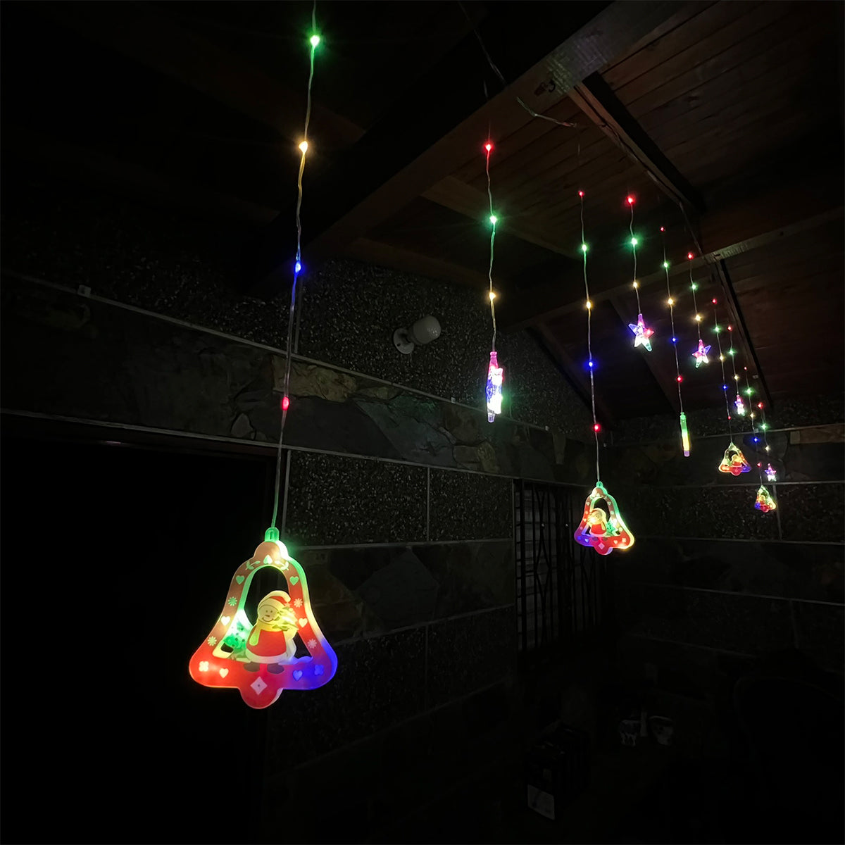 Cascada LED 3M Intercalada 100 Luces Figuras Navideñas Campanas y Estrellas S4028TCC