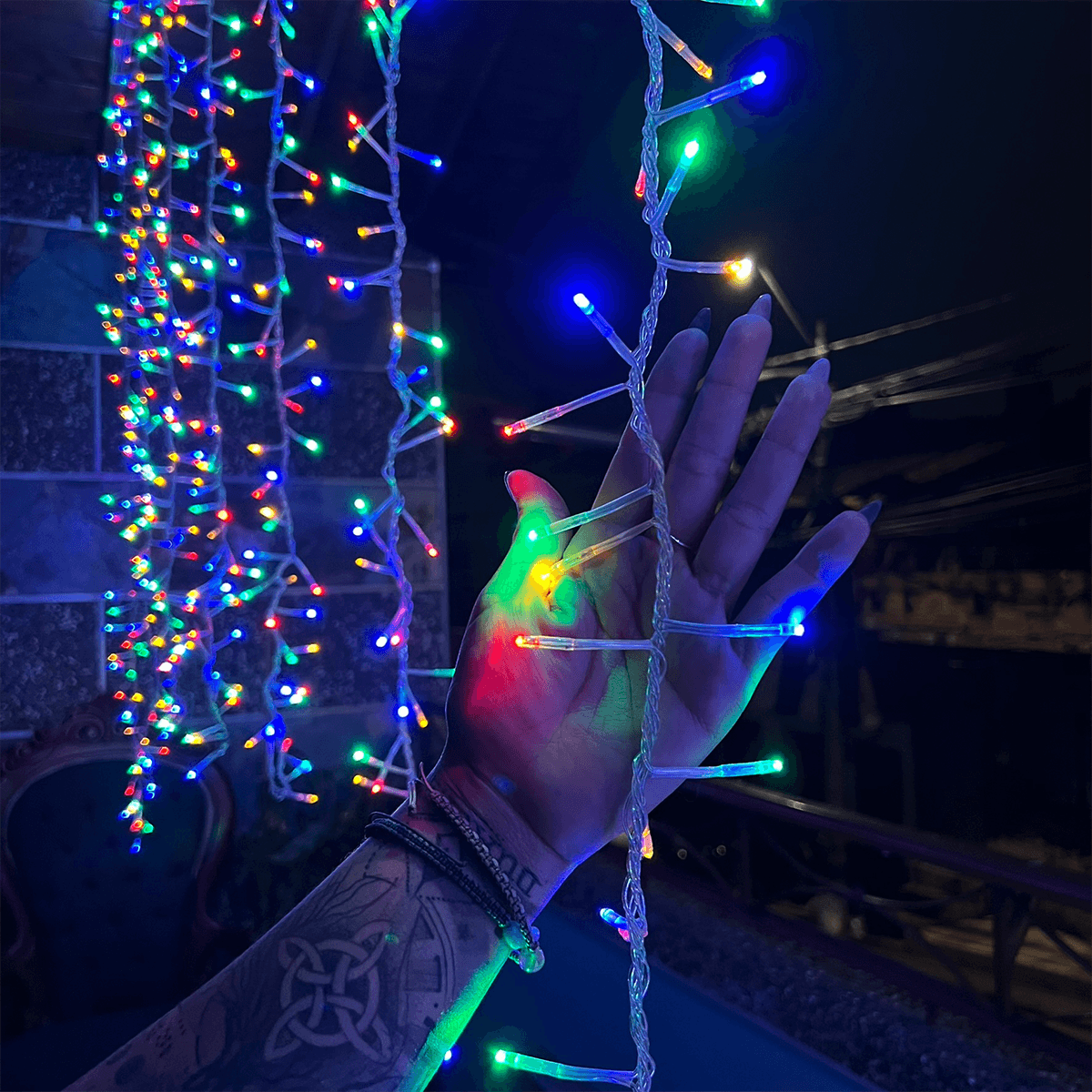 Cortina Luz LED Ramal 3.70 x 1.90 M Extensión 800 LED Navidad 2050