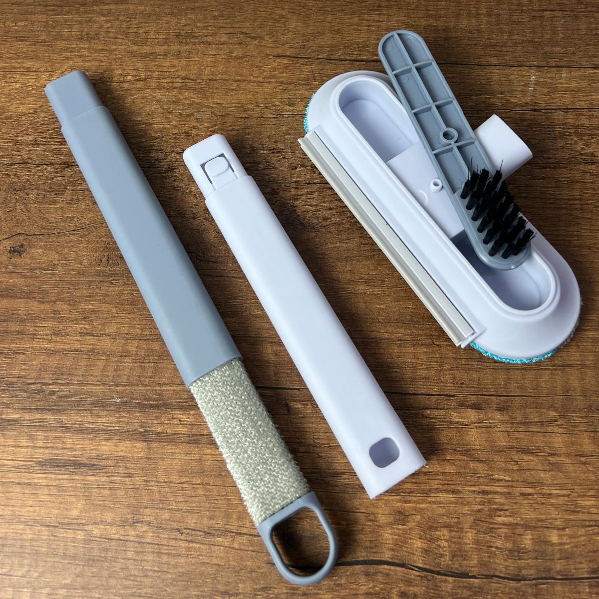 Limpiador Extensible 4 en 1 Multiusos Quita Pelos, Cepillo, Limpia Vidrios MANA-0086