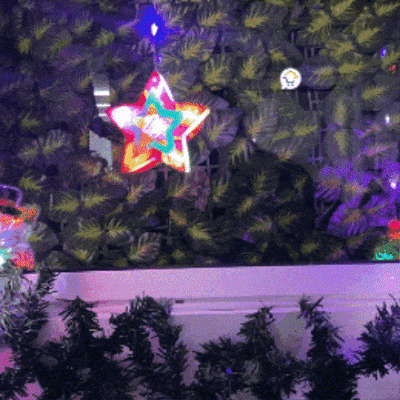Cortina Intercalada 2.95 M x 81 CM Figuras Navidad 115 LED Extensión Navideña 1814