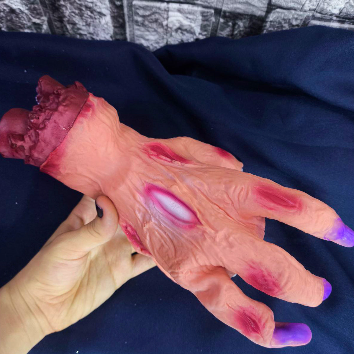 Mano Andante de Terror Automática con Sonido y Movimiento Halloween MA-74